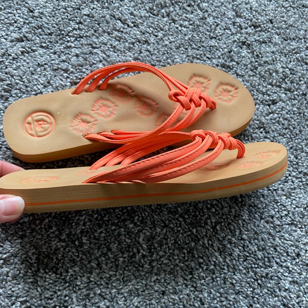 🩴 Beach Flip Flops 🏖 - Picture 4 of 4